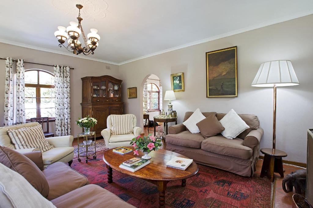 Tiana Guest House เคปทาวน์ ภายนอก รูปภาพ